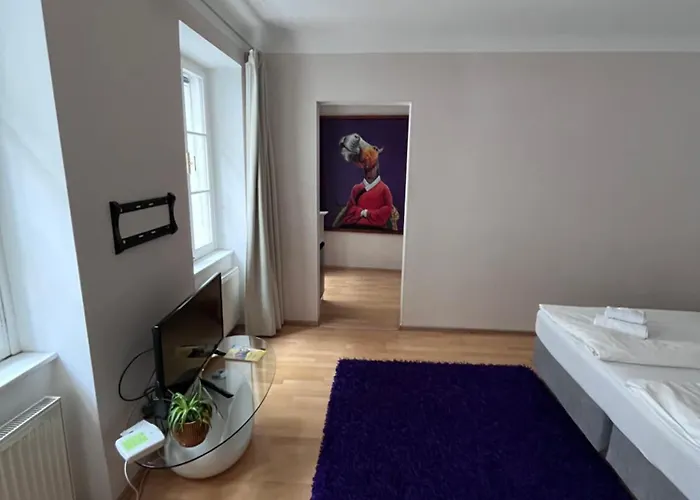 Urban Nest Готель